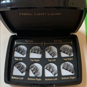 One two magnetic Lashes.  Never worn.